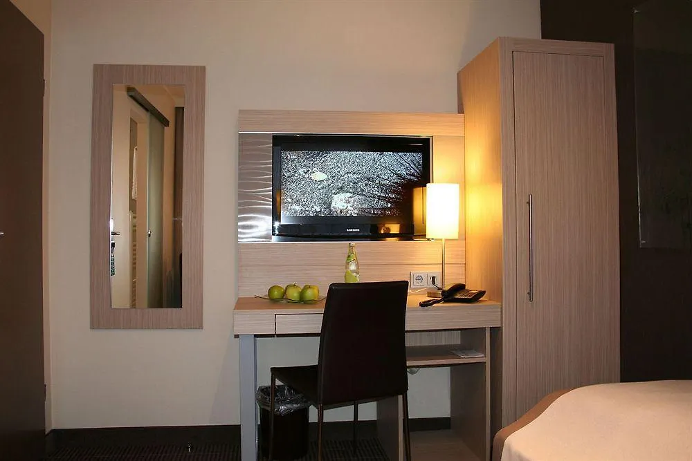 Hotel New Orly Мюнхен