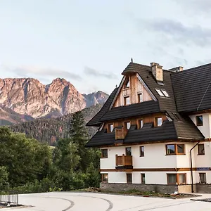 Royal Hill 3* زاكوباني